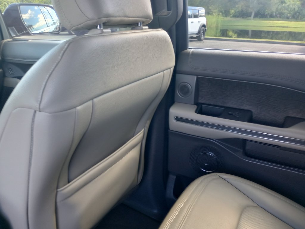 Used 2020 Ford Expedition Limited RWD image 20