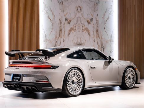 Used 2024 Porsche 911 GT3 w/ Extended Leather Package RWD image 4