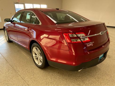 Used 2018 Ford Taurus SEL w/ Equipment Group 201A image 10
