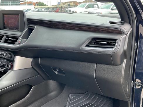 Used 2024 Chevrolet Tahoe LS RWD image 17