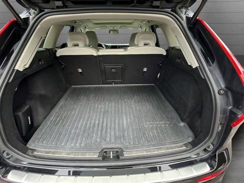 Used 2023 Volvo XC60 B5 Plus w/ Climate Package image 33