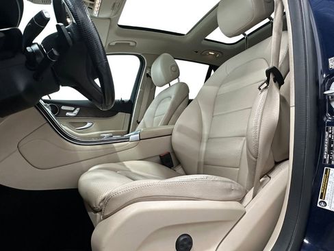 Used 2019 Mercedes-Benz GLC 300 4MATIC image 10