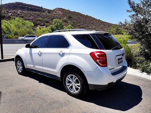 Used 2017 Chevrolet Equinox LT w/ Convenience Package image 8