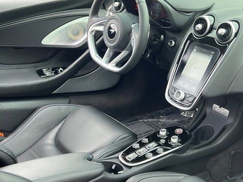 Used 2022 McLaren GT Base image 33