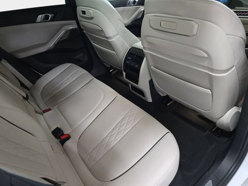 Used 2024 BMW X6 M60i w/ Dynamic Handling Package AWD/4WD image 16