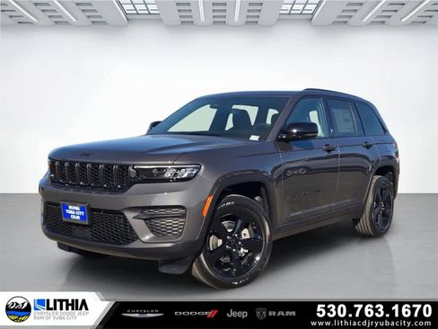 New 2025 Jeep Grand Cherokee Altitude image 1