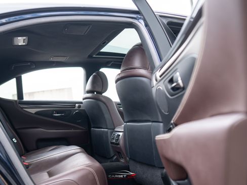 Used 2017 Lexus LS 460 RWD image 13