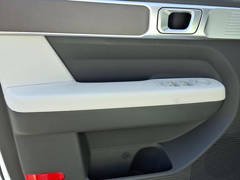 New 2026 Hyundai Santa Fe SE image 8