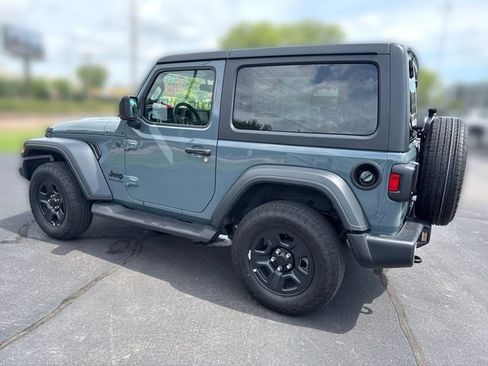 Used 2026 Jeep Wrangler Sport AWD/4WD image 3