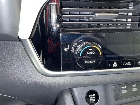 Certified 2024 Nissan Rogue SL image 31