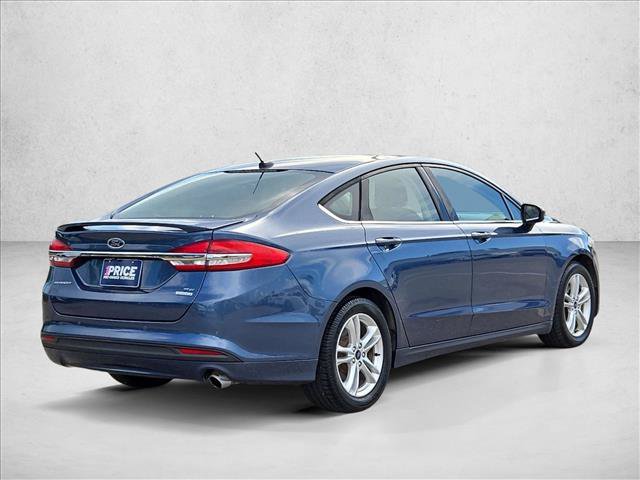 Used 2018 Ford Fusion SE w/ Fusion SE Technology Package FWD image 5