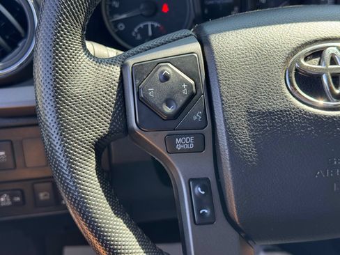 Used 2021 Toyota Tacoma TRD Off-Road w/ Technology Package AWD/4WD image 25