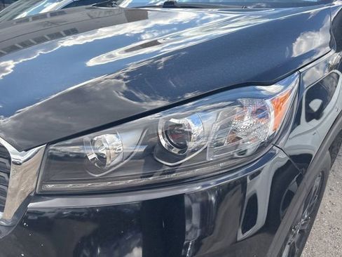Used 2019 Kia Sorento S image 2