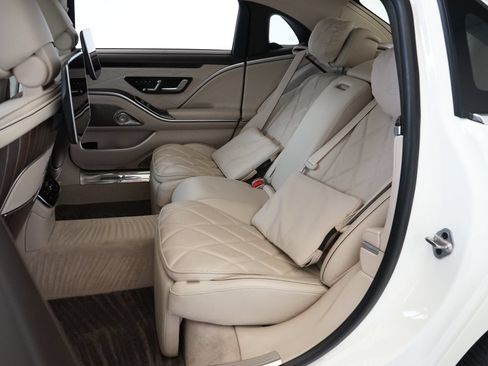 Used 2022 Mercedes-Benz Maybach S 580 4MATIC image 23