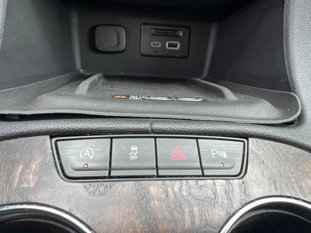 Used 2020 GMC Acadia Denali w/ Technology Package AWD/4WD image 24