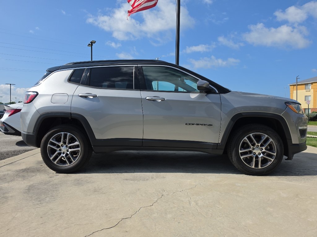Used 2020 Jeep Compass Latitude w/ Cold Weather Group AWD/4WD image 4