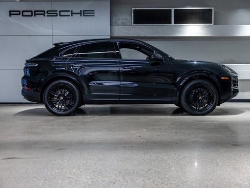 Certified 2025 Porsche Cayenne Coupe image 9