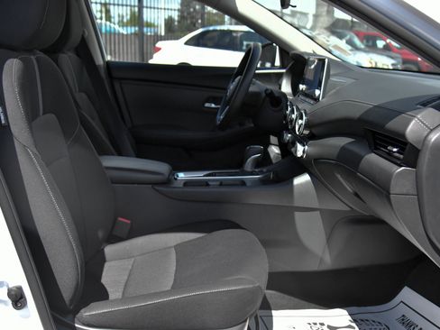 Used 2025 Nissan Sentra SV FWD image 39