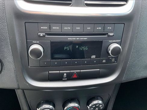 Used 2013 Dodge Avenger SE FWD image 30
