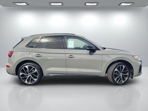 Used 2021 Audi SQ5 Premium Plus w/ Premium Plus Package AWD/4WD image 3