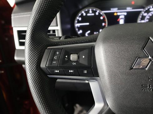 Used 2024 Mitsubishi Outlander SE image 42