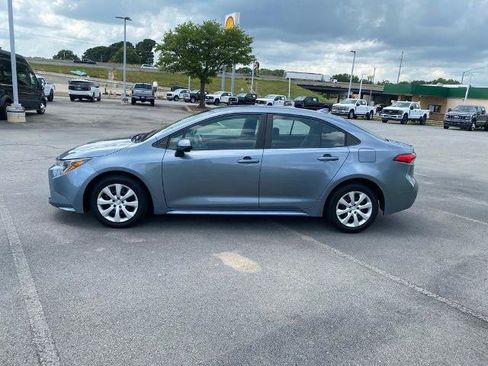Used 2024 Toyota Corolla LE FWD image 4