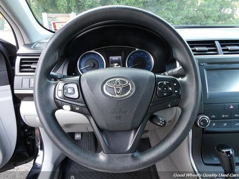 Used 2017 Toyota Camry LE FWD image 15