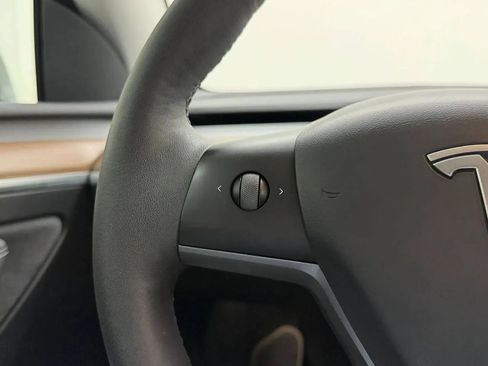 Used 2023 Tesla Model Y Performance AWD/4WD image 19