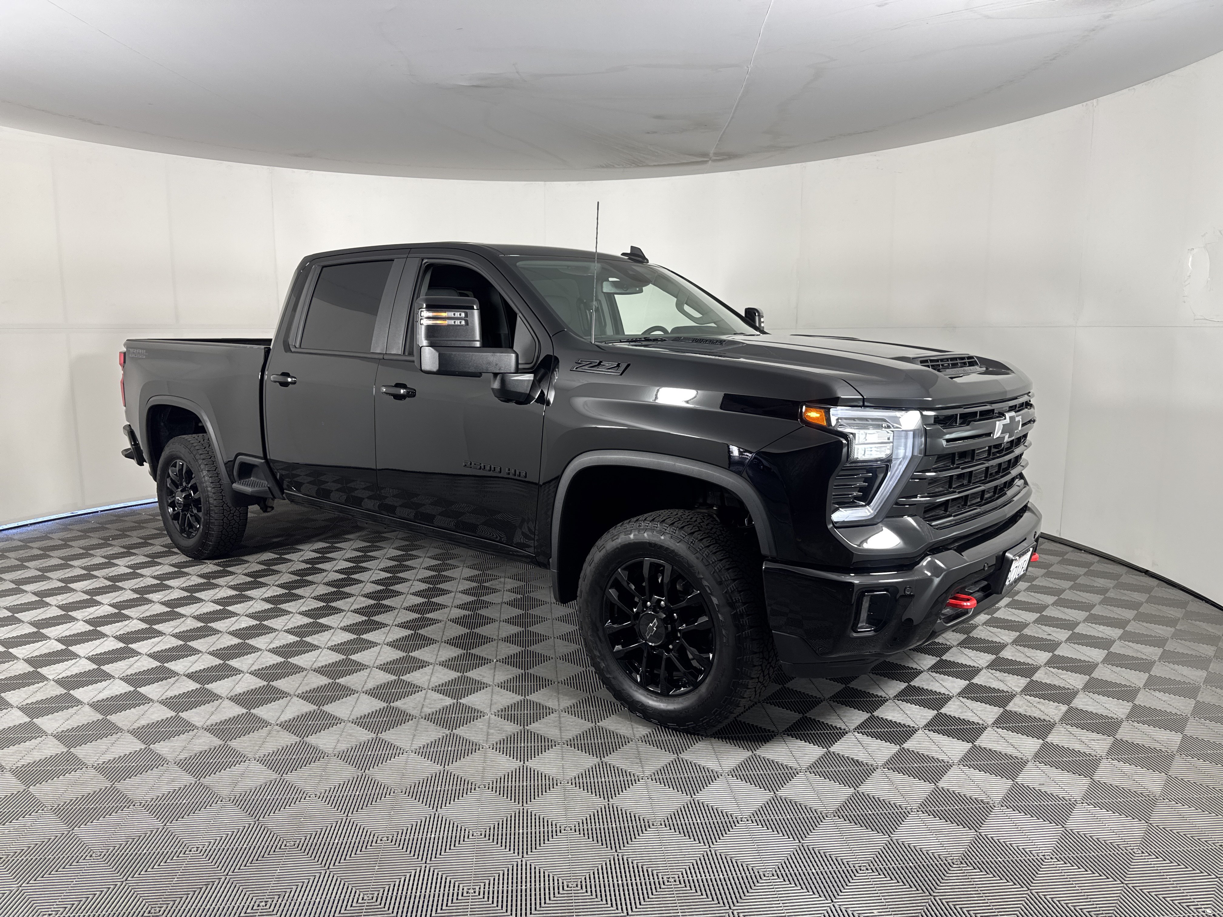 Used 2025 Chevrolet Silverado 2500 LT w/ Trail Boss Package AWD/4WD image 1