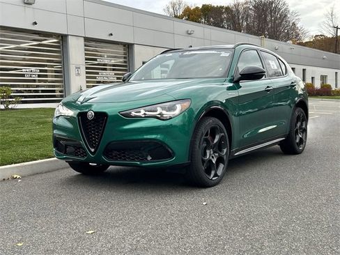 New 2025 Alfa Romeo Stelvio Sprint image 1