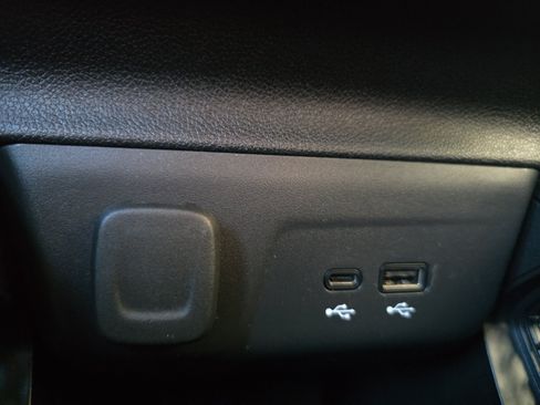 Used 2024 Chevrolet TrailBlazer RS w/ Convenience Package FWD image 19