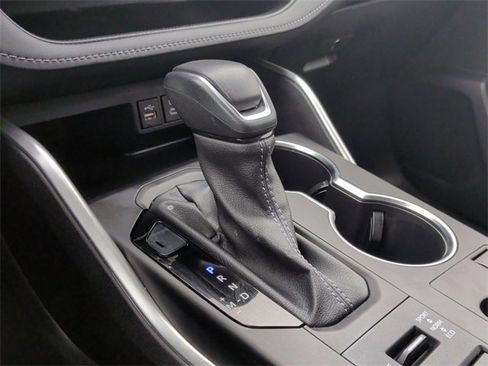 Certified 2023 Toyota Highlander LE image 21