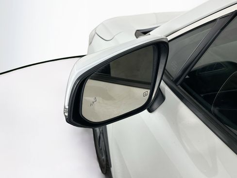 Used 2022 Toyota Corolla Cross XLE w/ Convenience Package image 16