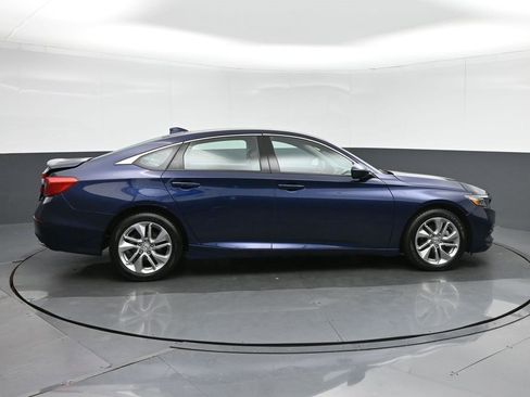 Used 2018 Honda Accord LX image 8