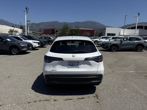Used 2025 Honda HR-V LX image 4