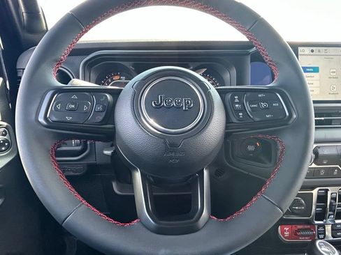 Used 2024 Jeep Wrangler Unlimited Rubicon AWD/4WD image 13