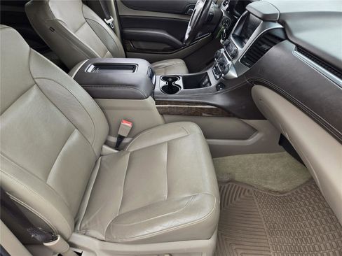 Used 2017 Chevrolet Suburban LT AWD/4WD image 12