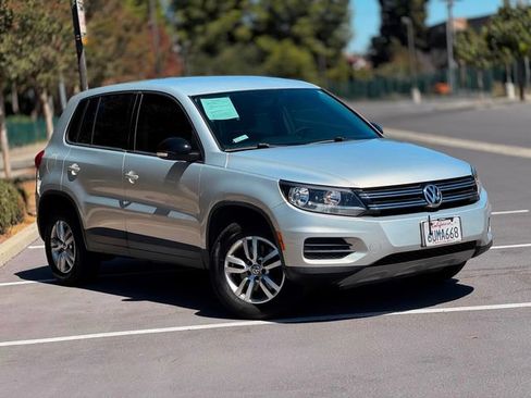 Used 2012 Volkswagen Tiguan S FWD image 19