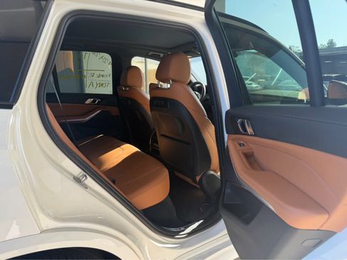 Used 2022 BMW X5 sDrive40i w/ M Sport Package RWD image 6