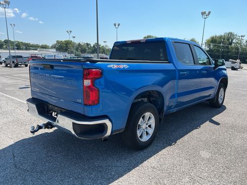 Used 2022 Chevrolet Silverado 1500 LT AWD/4WD image 5