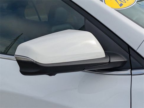 Used 2023 Chevrolet Equinox Premier image 10