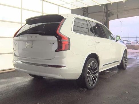 Used 2025 Volvo XC90 B6 Plus AWD/4WD image 5