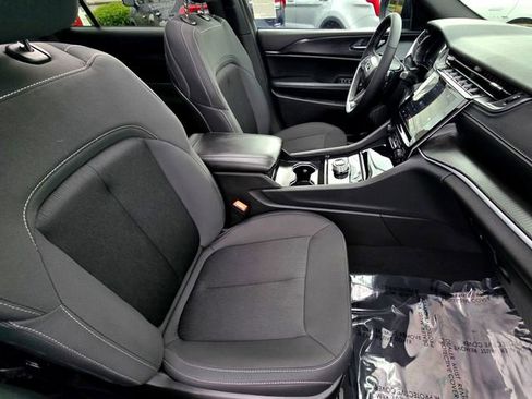 Used 2025 Jeep Grand Cherokee L Laredo w/ Luxury Tech Group I image 22