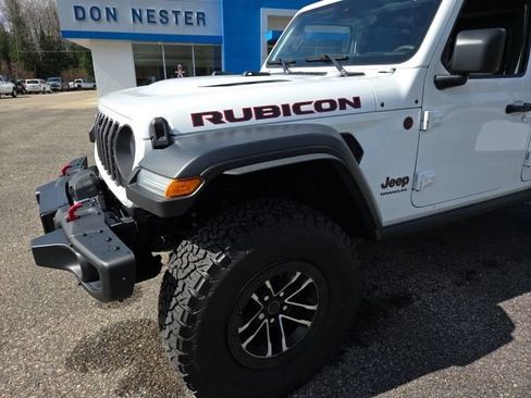 Used 2024 Jeep Wrangler Unlimited Rubicon w/ XTREMEE 35" Tire Package image 35