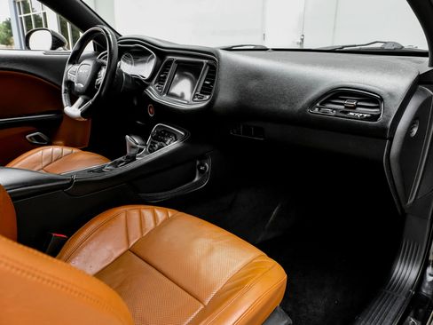 Used 2015 Dodge Challenger SRT w/ Technology Group RWD image 21