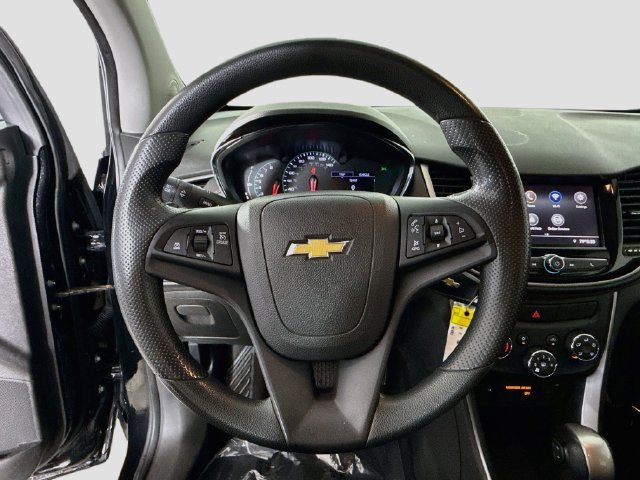 Used 2020 Chevrolet Trax LT FWD image 12