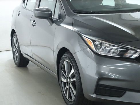 Used 2022 Nissan Versa SV w/ Trunk Package image 9