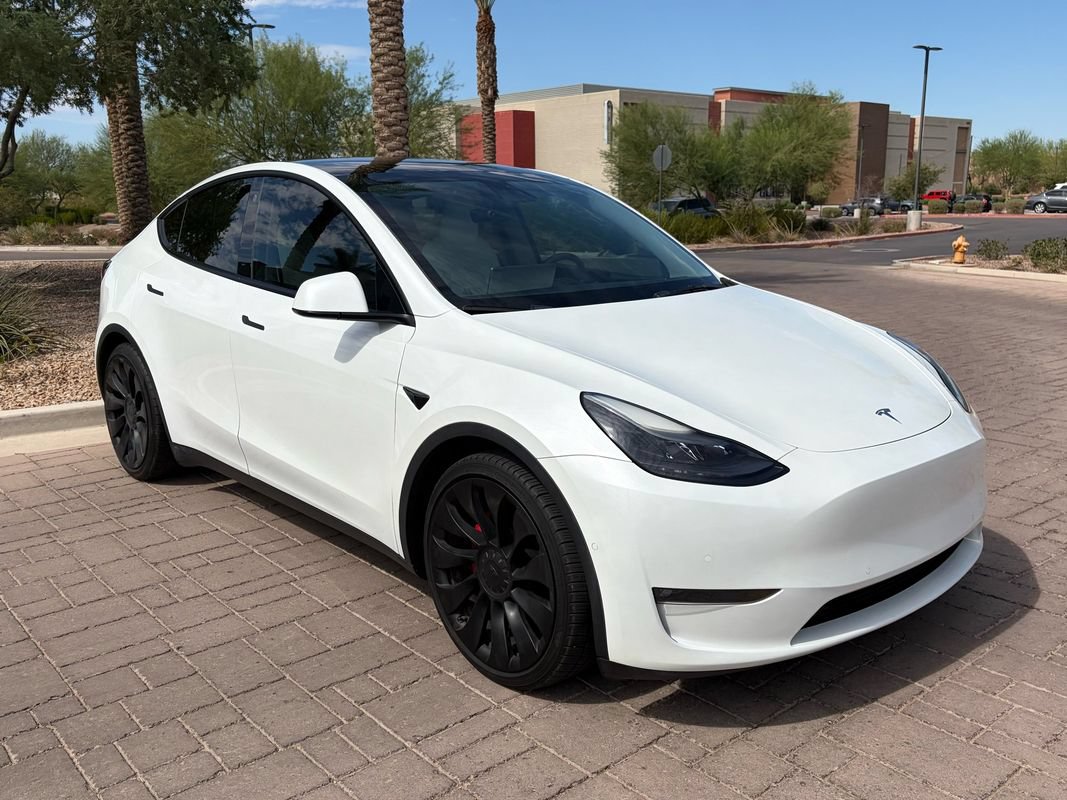 Used 2022 Tesla Model Y Performance AWD/4WD image 1