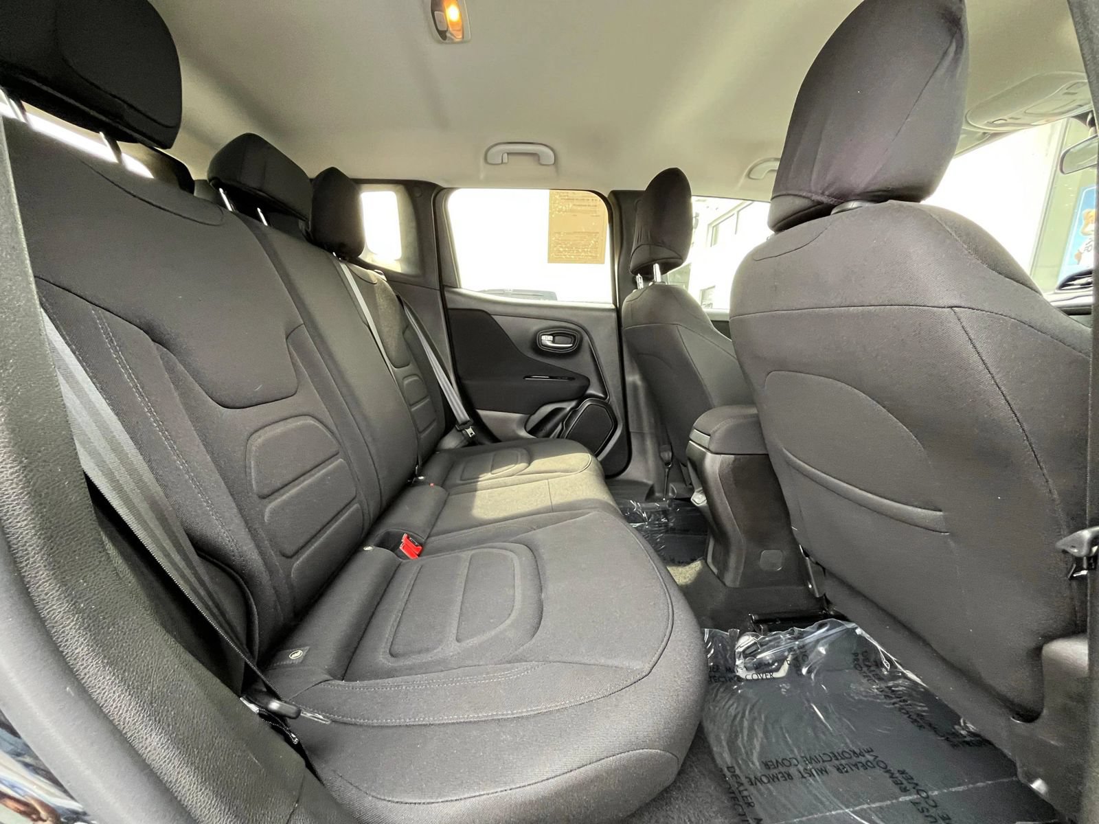 Used 2020 Jeep Renegade Latitude FWD image 33