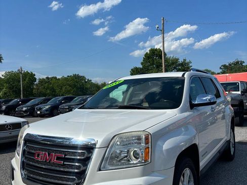 Used 2017 GMC Terrain SLT FWD image 3